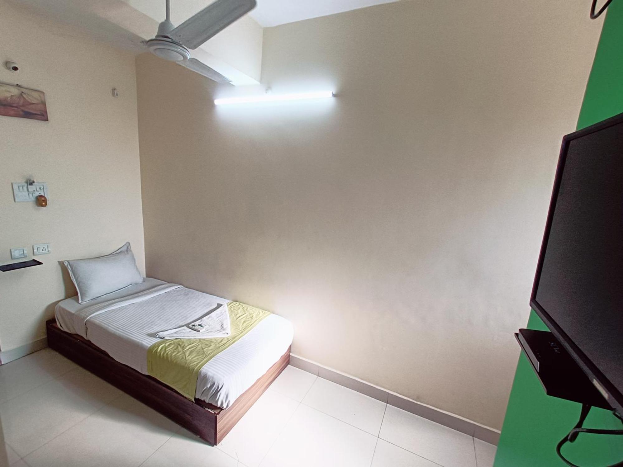 Green Tree Hotel-Near Vfs Global And Ramee Mall Chennai Ngoại thất bức ảnh