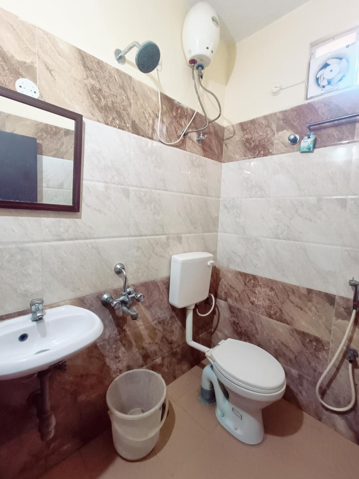 Green Tree Hotel-Near Vfs Global And Ramee Mall Chennai Ngoại thất bức ảnh