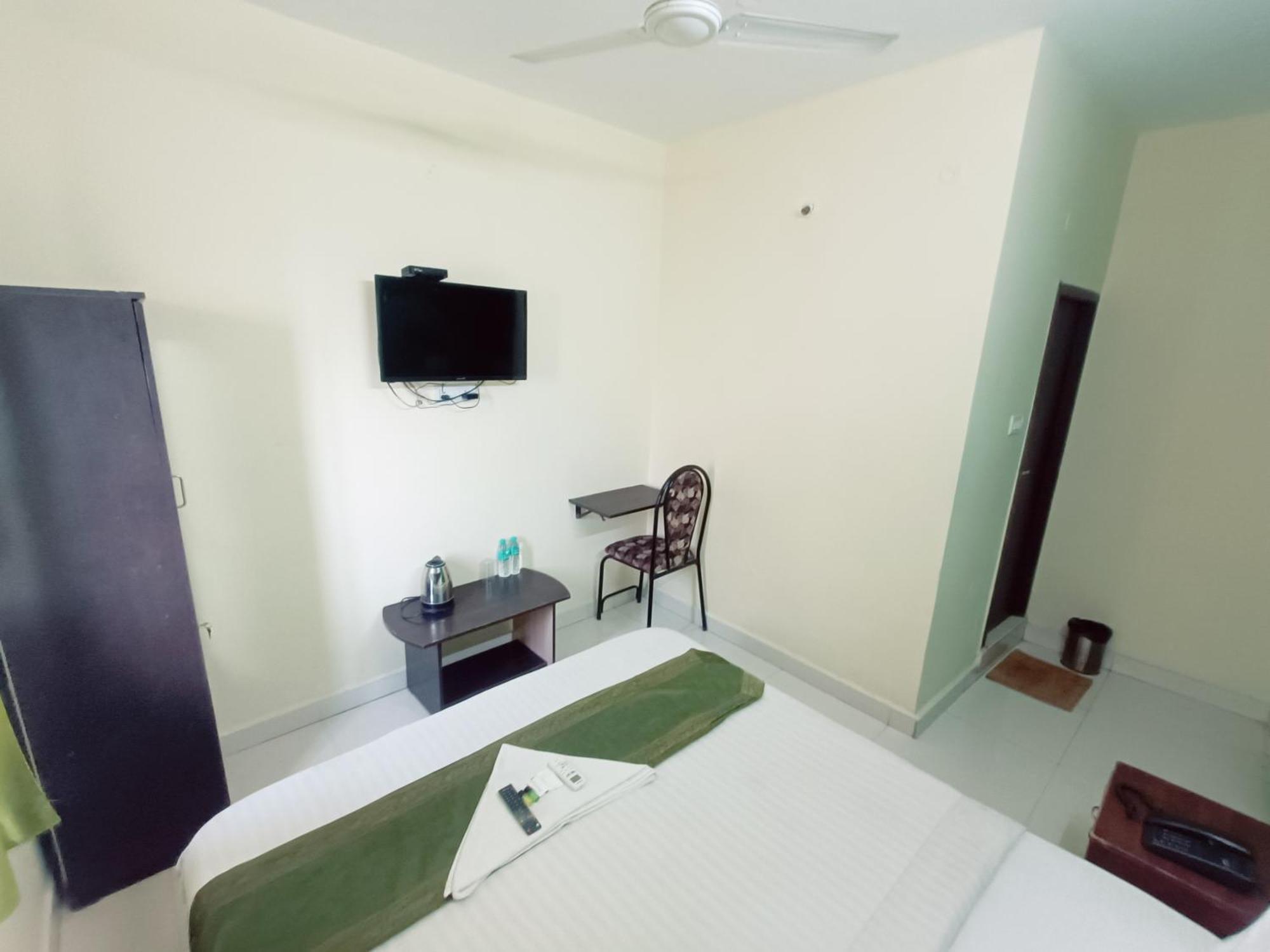 Green Tree Hotel-Near Vfs Global And Ramee Mall Chennai Ngoại thất bức ảnh